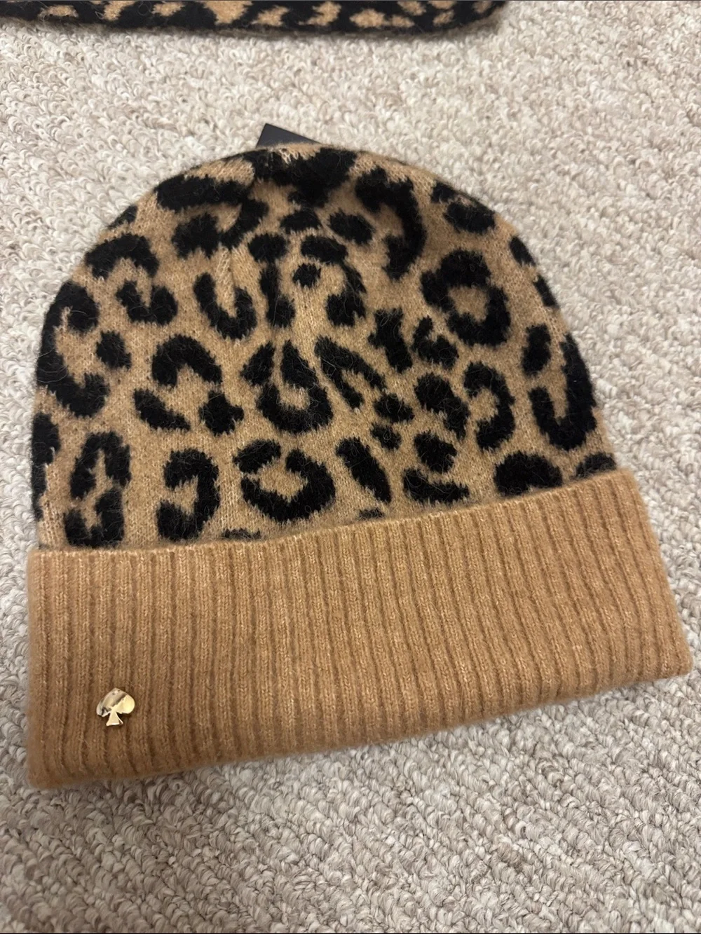 BNWT Kate Spade Leopard Print Knit Beanie and Scarf Set - Picture 2 of 9